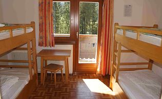 Jugendreisen Gruppenhaus St.Martin Tennengebirge Land Salzburg Mehrbettzimmer Stockbetten1