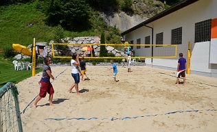 Jugendreisen Tyrol Jugendgästehaus Vorderglemm Mue Beachvolleyball