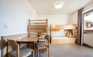 Jugendreisen Tyrol Zimmer Stockbetten klein